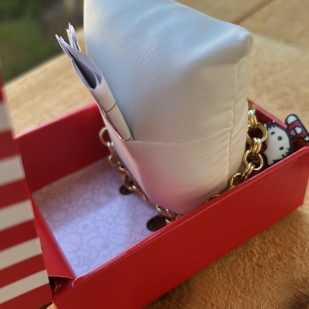 Hello Kitty Gold Chain Link Charms Bracelet Watch - Picture 12 of 14